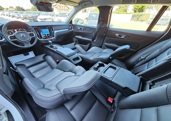 Volvo V60 Cross Country cena 105900 przebieg: 136000, rok produkcji 2019 z Ostrołęka małe 667